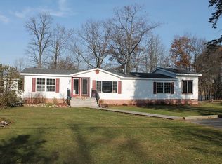 75 River St, Morrisonville, NY 12962
