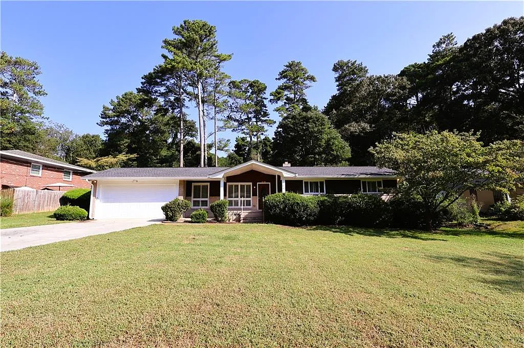 3 bed, 2.0 bath, 2011 sqft, $2,695 — Photo 1