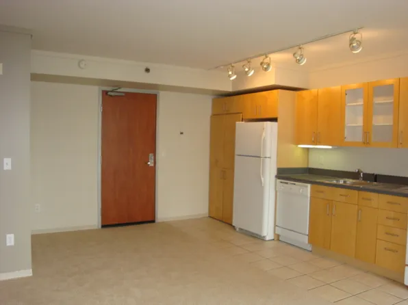 533 NE Holladay St APT 407, Portland, OR 97232