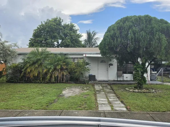 1280 NE 214th St, Miami, FL 33179