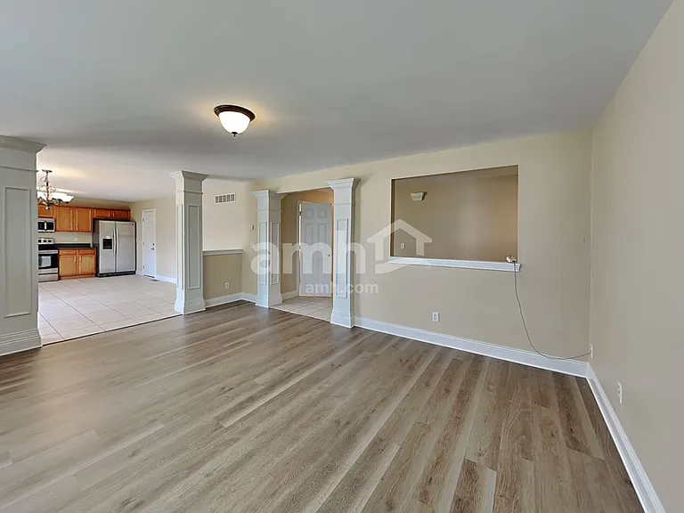 2210 Scheper Ct — Photo 5