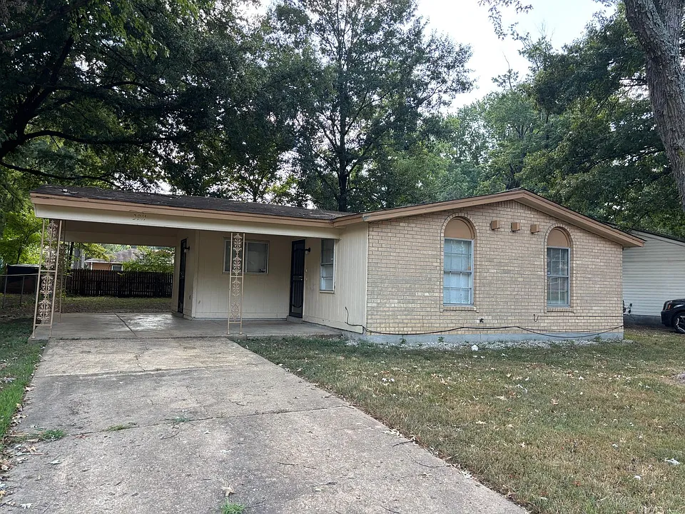 3911 Ajanders Dr