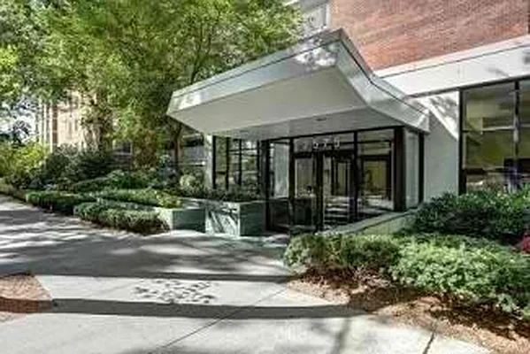 Sold by R New York | media 35