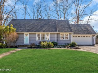 28 Cedarwood Dr, Toms River, NJ 08755