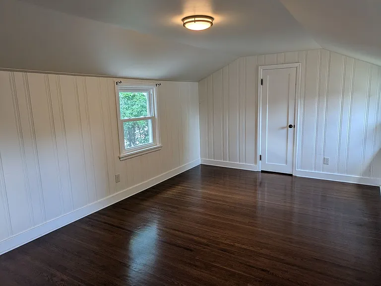 111 Eastmoreland Dr — Photo 23