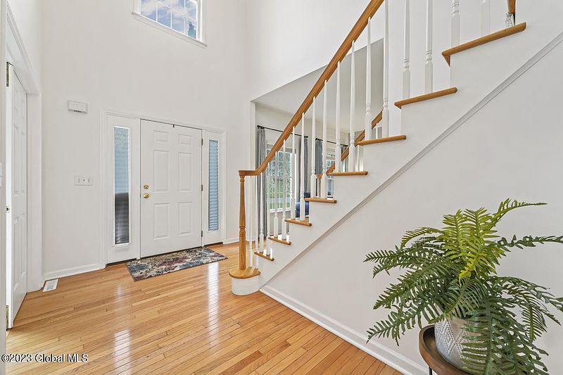 4th image of 1012 Woodfield Drive