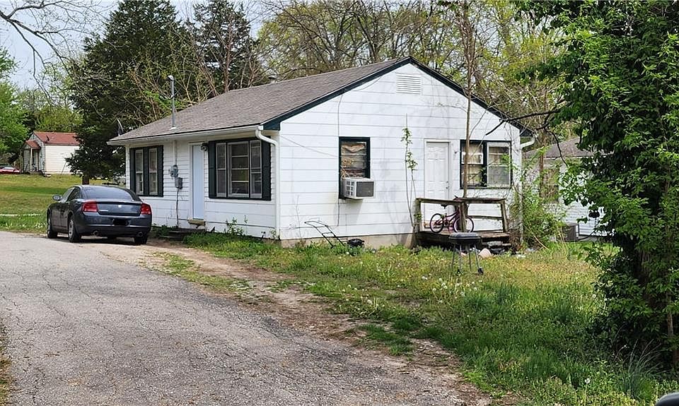1st image of 1809 4th Ave