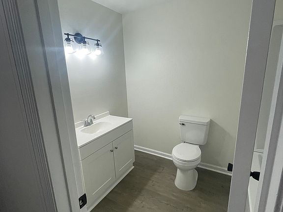 5th image of 208 Walnut Dr