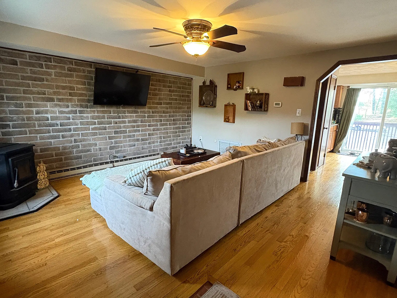 2 bed, 1.5 bath, 1200 sqft, $2,600 — Photo 3