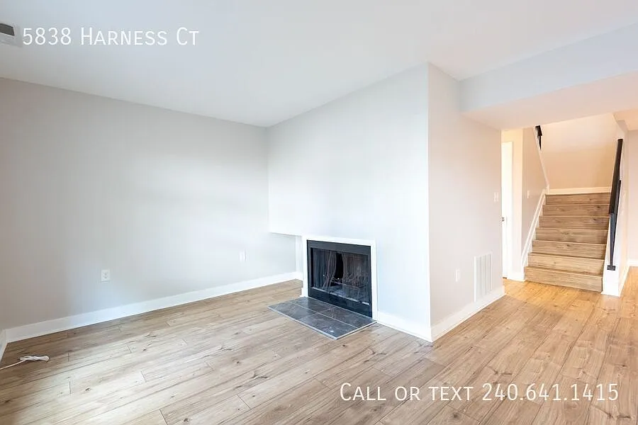 Lovely 3 BR/2.5 BA Townhome in Columbia! — Photo 3