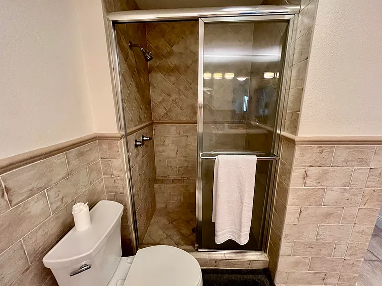 370 Golfview Rd #302 — Photo 31