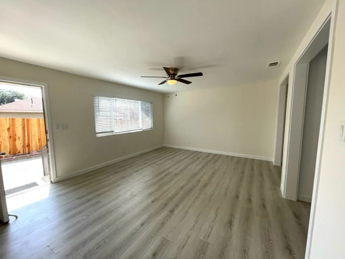 1518 El Sereno — Photo 3