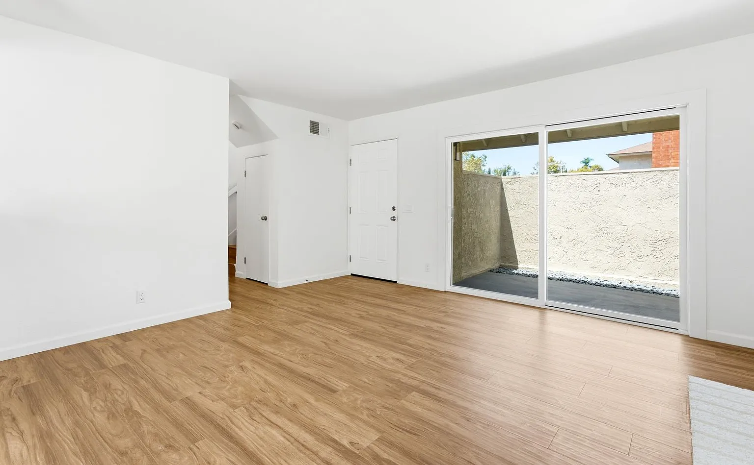 Briarcliff Community 3 Bed Condo for 12-month Lease — Photo 3
