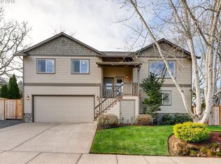 71 Denmark Loop, Silverton, OR 97381