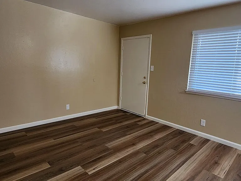 752 Deland Ave #2 — Photo 18