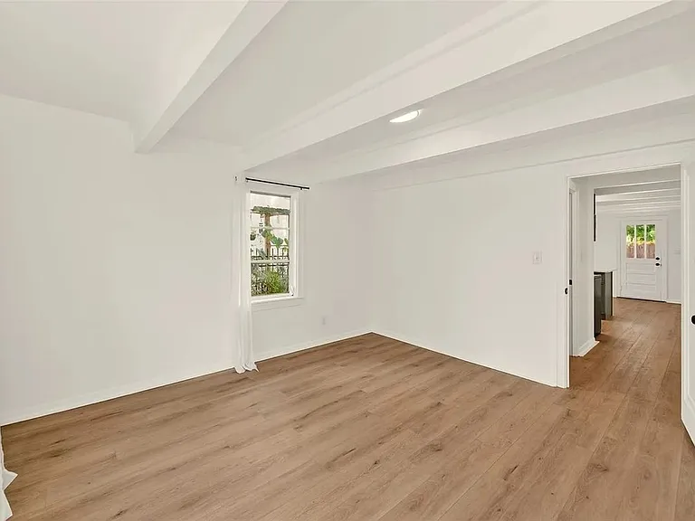 925 16th Ave N #1 — Photo 18