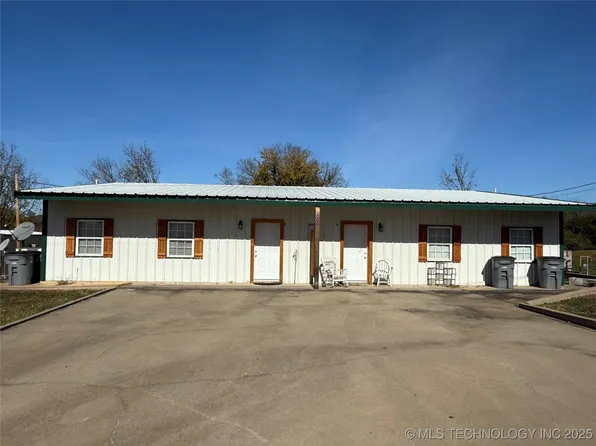 1006 N 1st St, Quinton, OK 74561