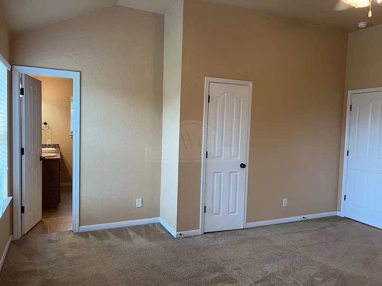 4701 Autumn Valley Dr — Photo 18
