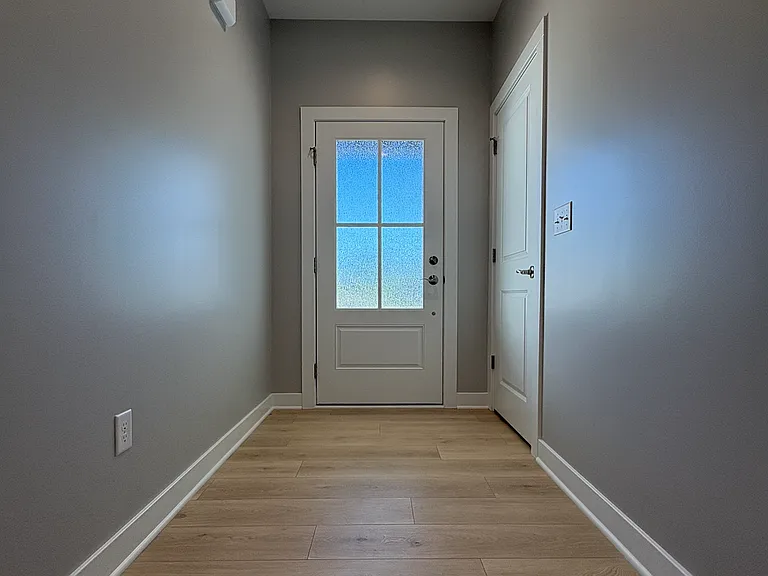 715 Braun St — Photo 16
