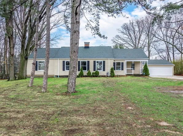 6602 W Ridgewood Dr, Parma, OH 44129