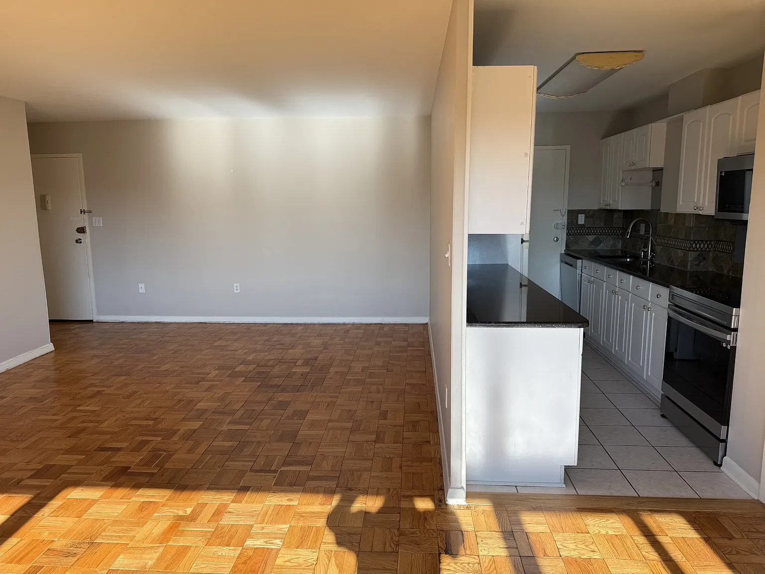 2 bed, 1100 sqft, $3,000 — Photo 2
