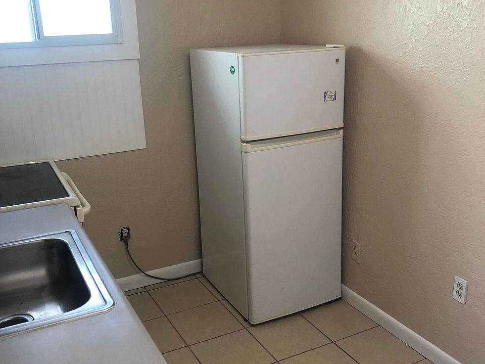 1st image of 2220 Grant Ave #2