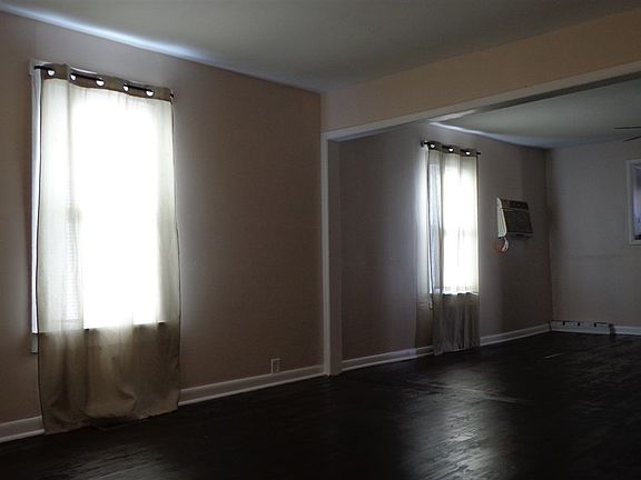 2nd image of 2900 4th Ave NW