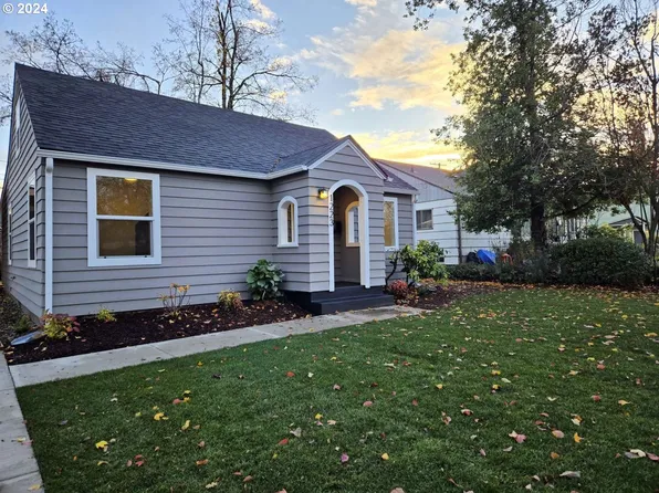 1223 C St, Springfield, OR 97477