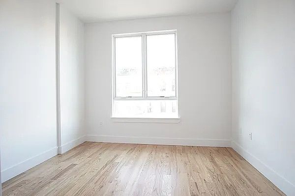 1st image of 890 Madison St #4