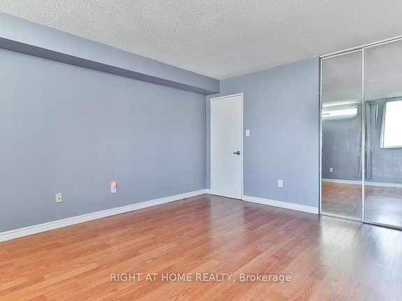 4th image of 15 Sewells Rd #1005