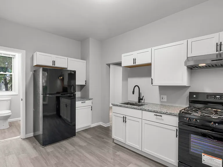 20 Waverly St #1 — Photo 1