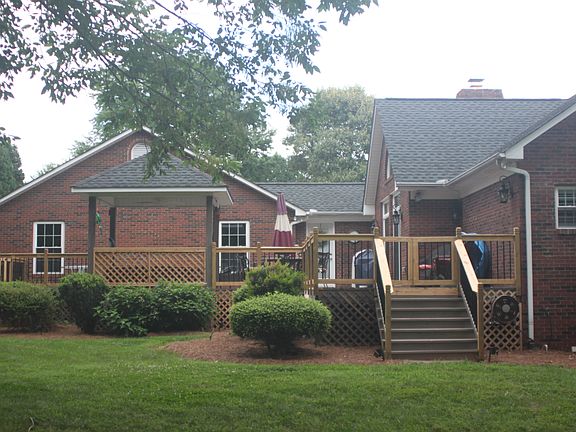 5th image of 142 Forum Dr