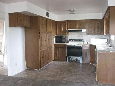 1st image of 20 N Sarnoff Dr