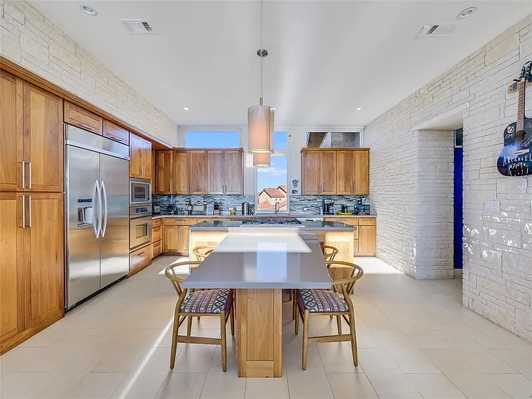 6813 Valburn Dr — Photo 8