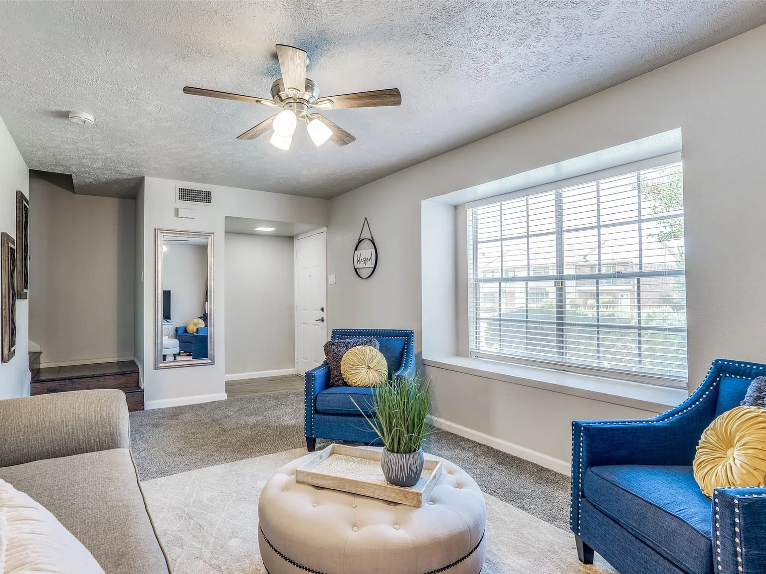 3 bed, 2.5 bath, 1562 sqft, $2,300 — Photo 2