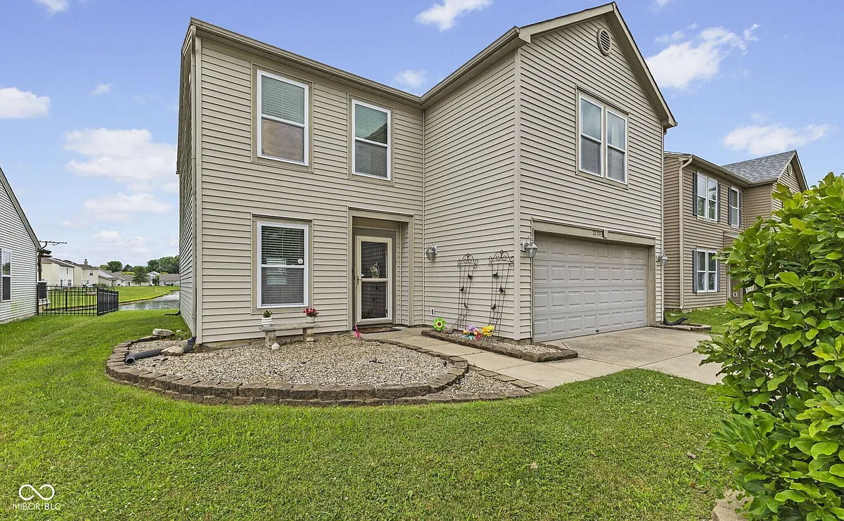 Building Photo - 2230 Cedarmill Dr