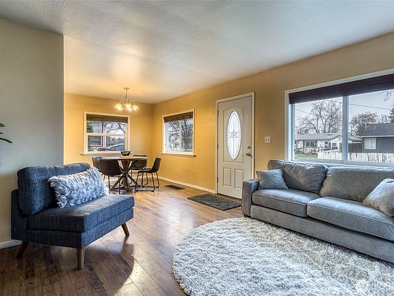 4th image of 1618 Walla Walla Avenue
