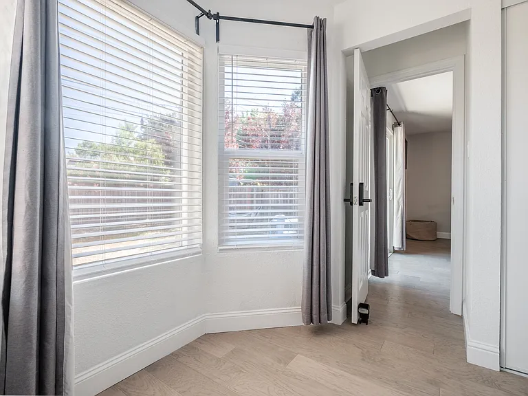 604 Potomac Ave #4 — Photo 11