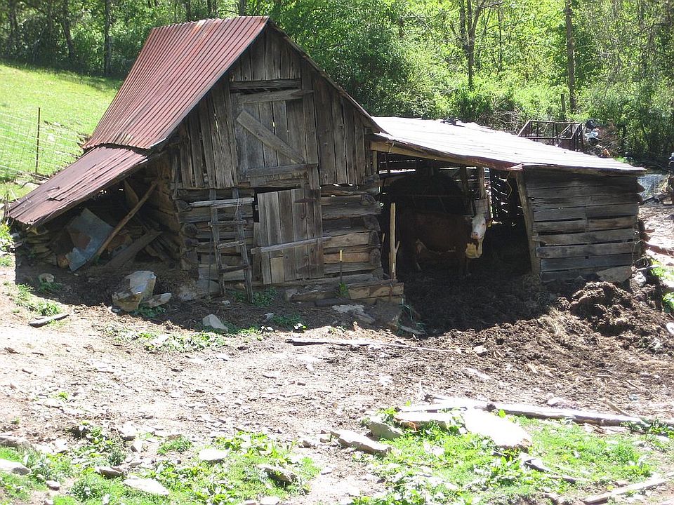 2nd image of 105 Home Place Rd