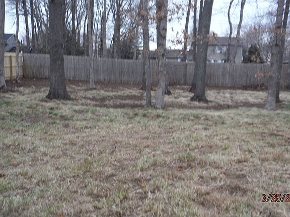 5th image of 25 Biscayne Dr