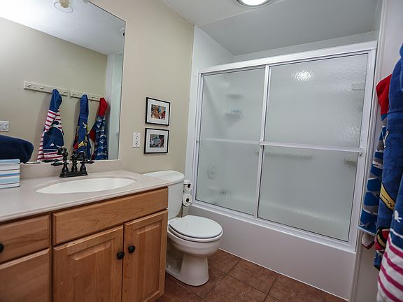 3rd image of 12 Green Hill Ln