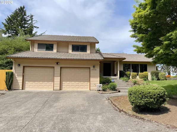 23533 NE Holladay Pl, Wood Village, OR 97060