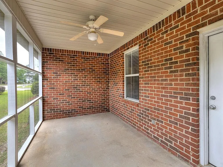 3225 Mayflower Ln — Photo 7