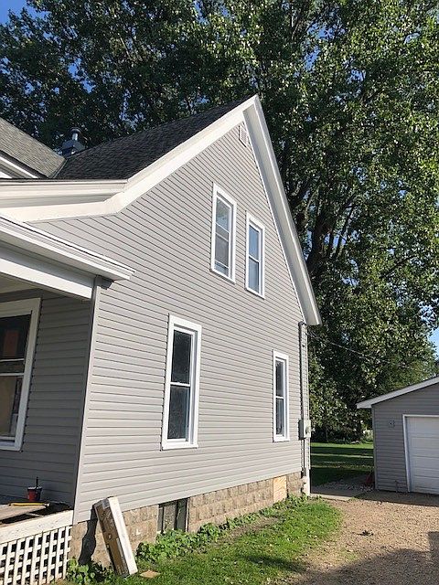 2nd image of 233 E McKinley St