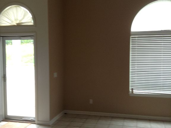 Door Entry/Living Room