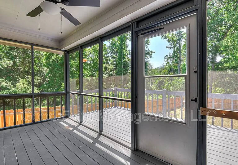 612 Fieldstone Way — Photo 1