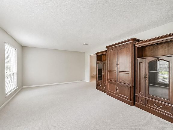 4th image of 17815 Routhland Dr