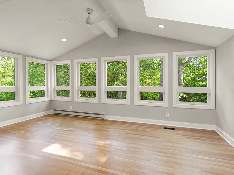 3667 N Harrison St — Photo 3