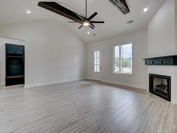 5th image of 1804 Hollow Crest Ln
