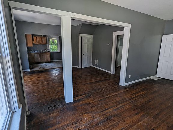 3rd image of 6219 Creston Ave